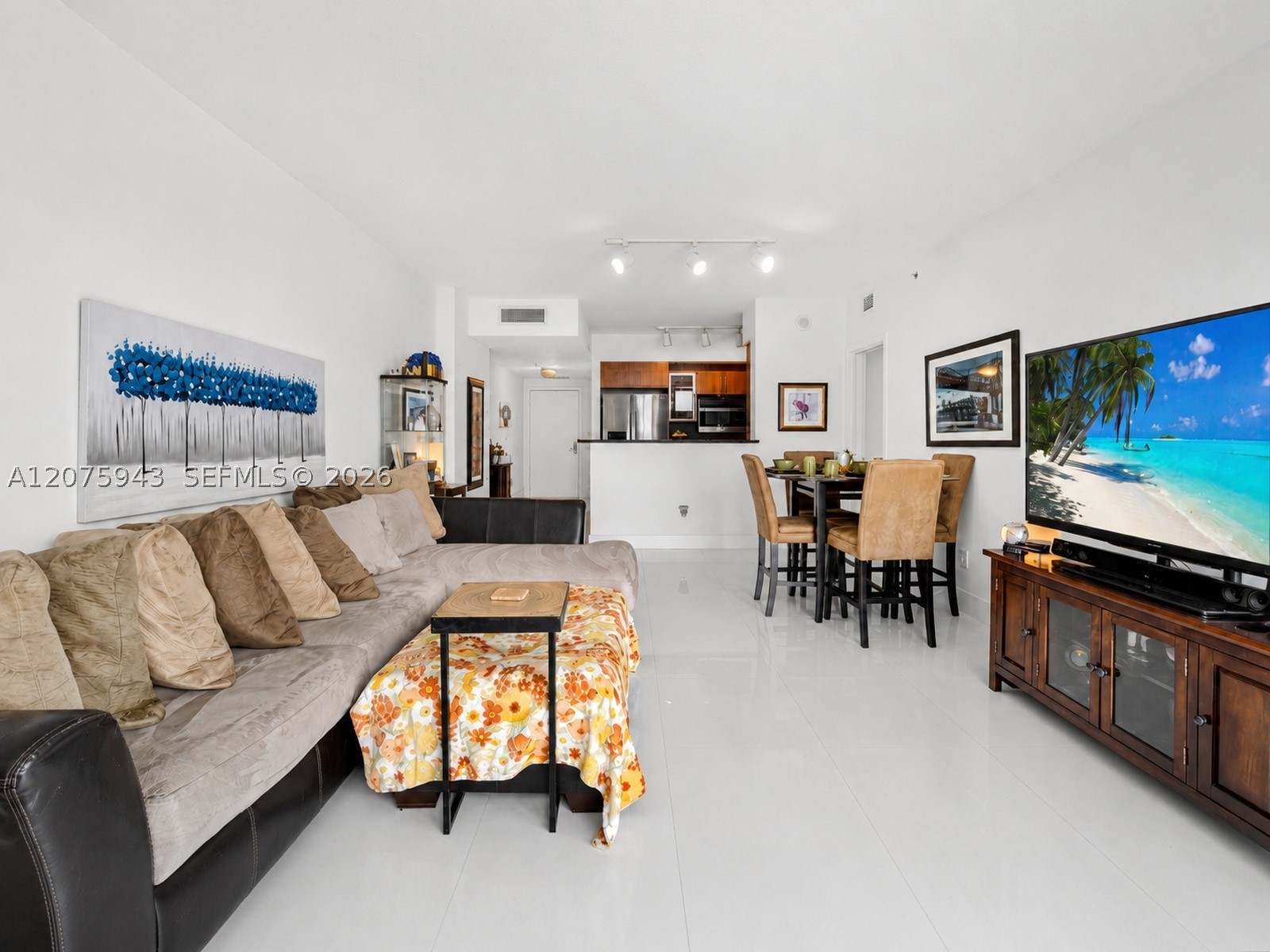 335 S Biscayne Blvd #1503, Miami FL 33131