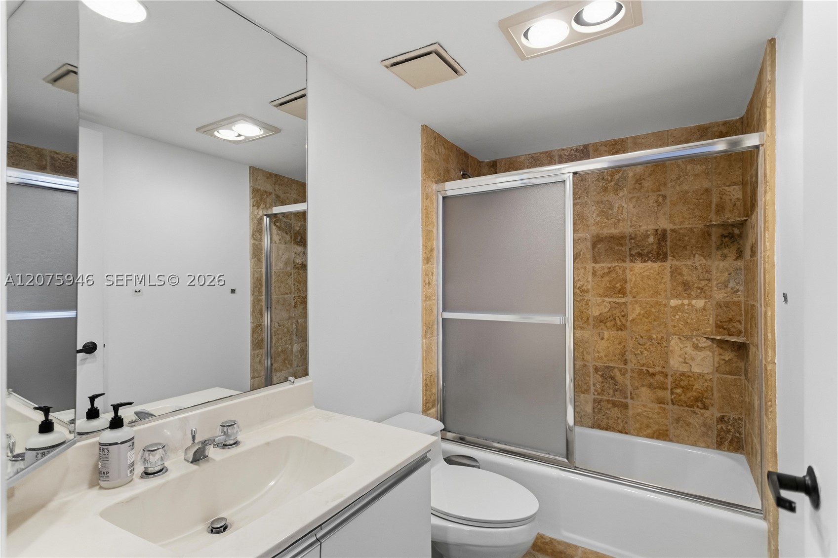 520 Brickell Key Dr #A1902, Miami FL 33131