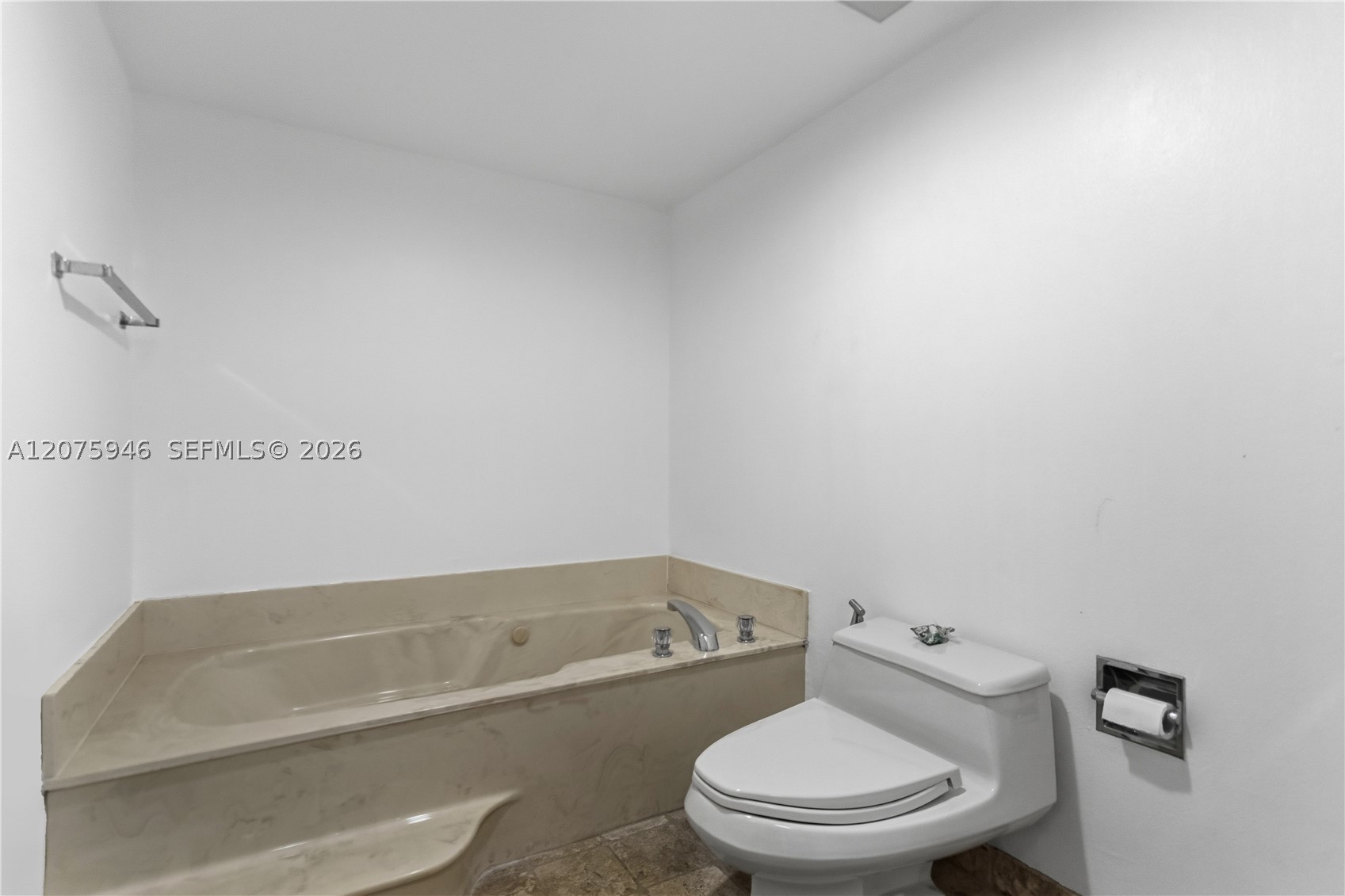 520 Brickell Key Dr #A1902, Miami FL 33131