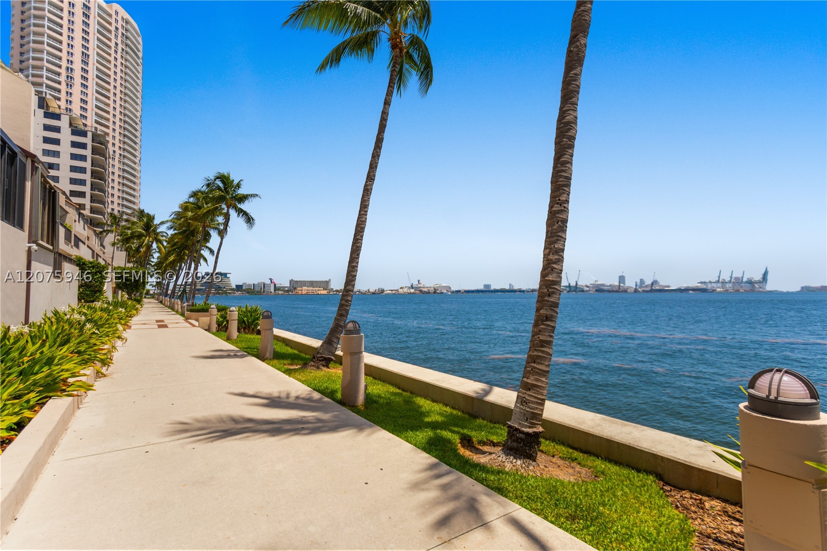 520 Brickell Key Dr #A1902, Miami FL 33131
