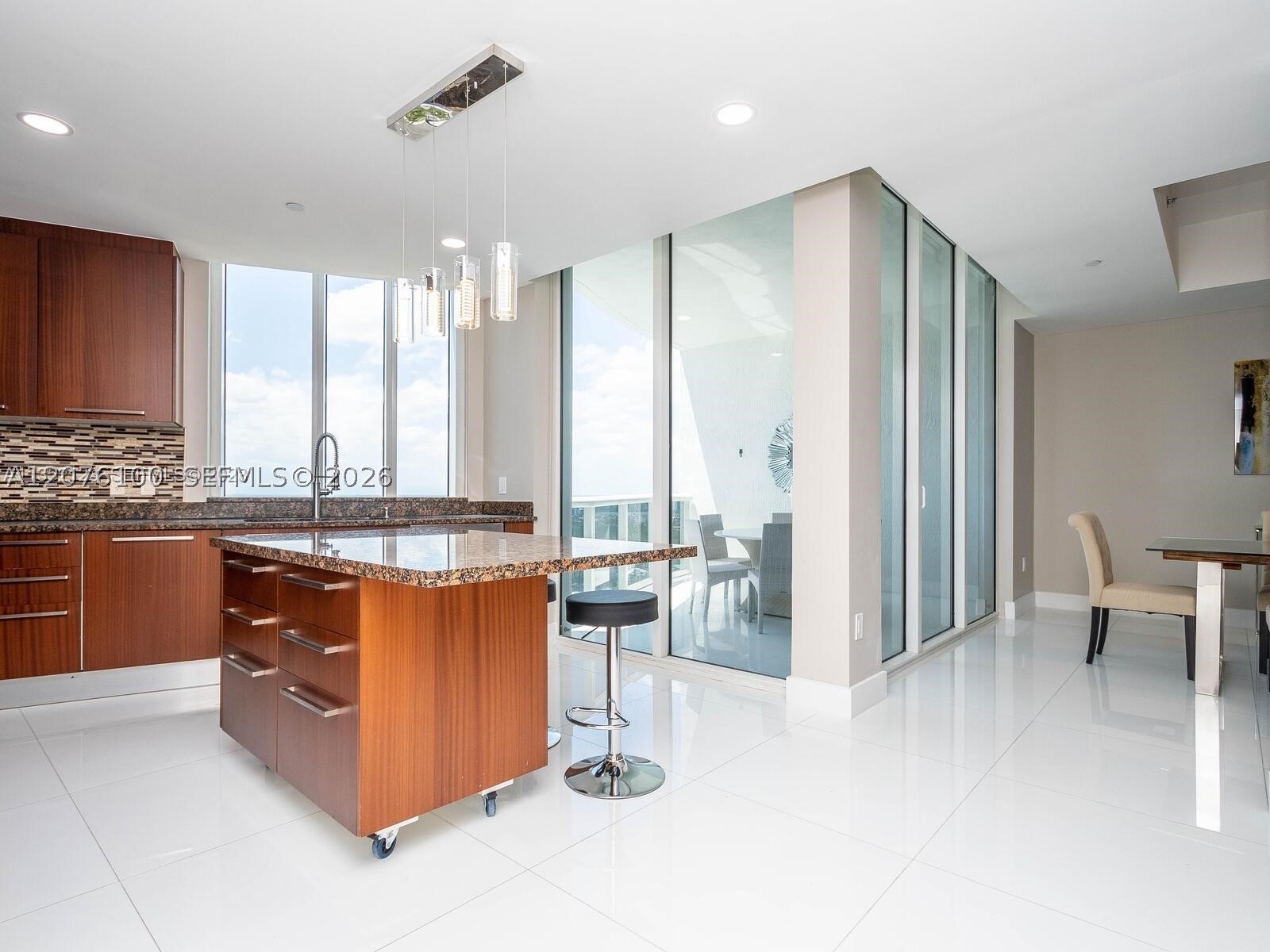 15901 Collins Ave #2504, Sunny Isles Beach FL 33160