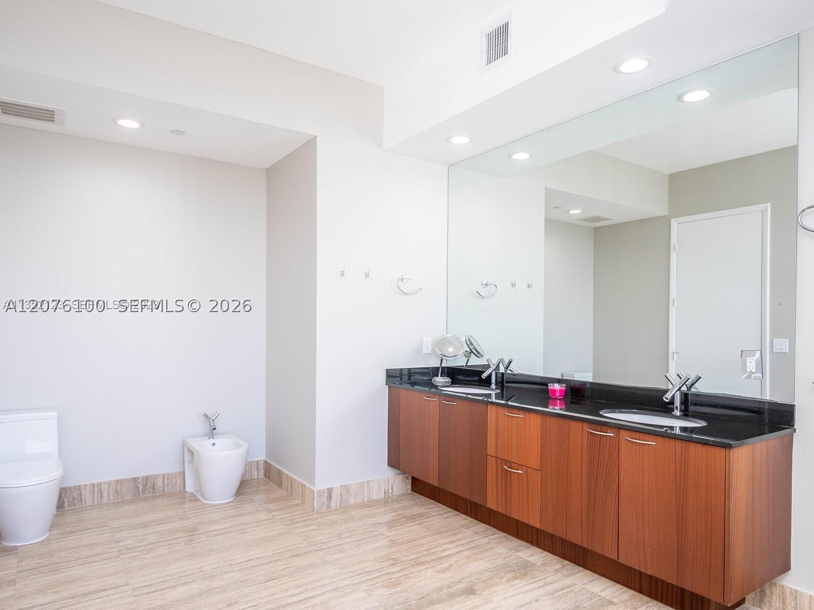 15901 Collins Ave #2504, Sunny Isles Beach FL 33160