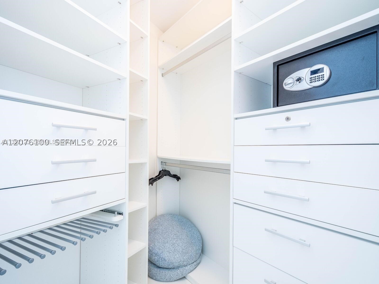 15901 Collins Ave #2504, Sunny Isles Beach FL 33160