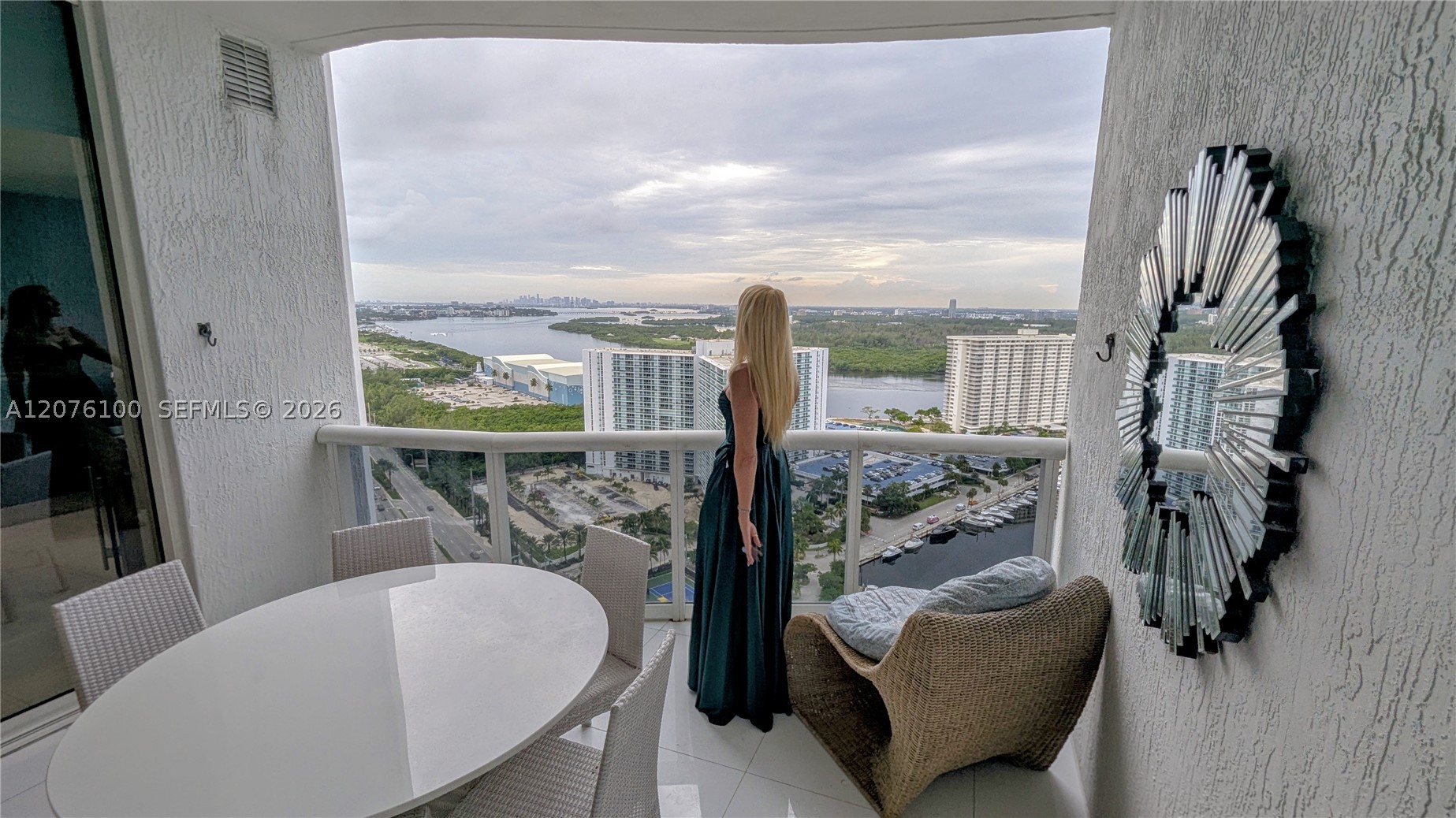 15901 Collins Ave #2504, Sunny Isles Beach FL 33160