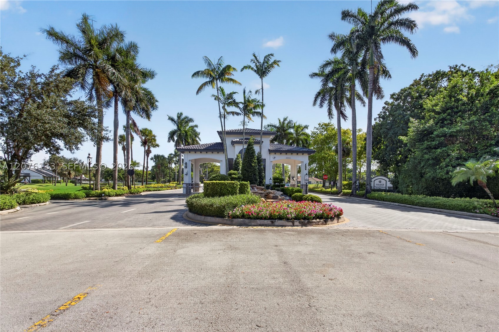 2725 Hunter Rd, Weston FL 33331