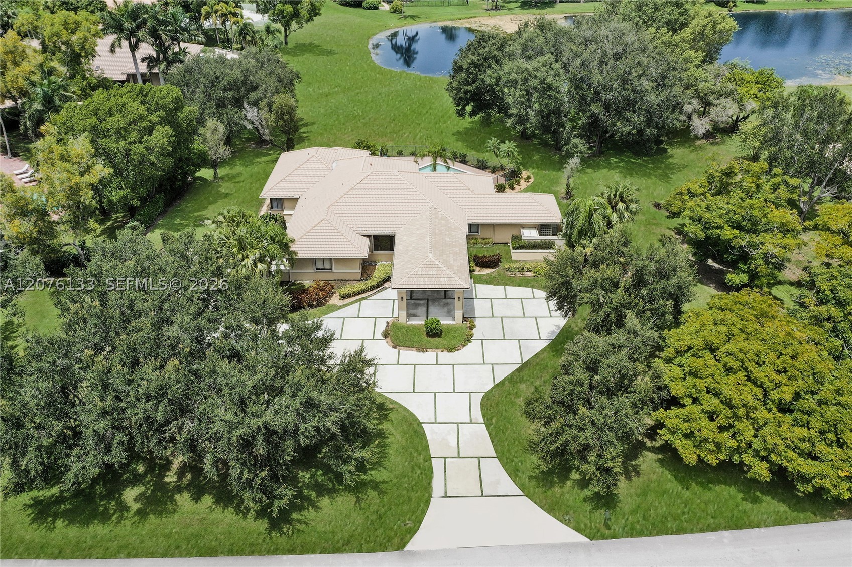2725 Hunter Rd, Weston FL 33331