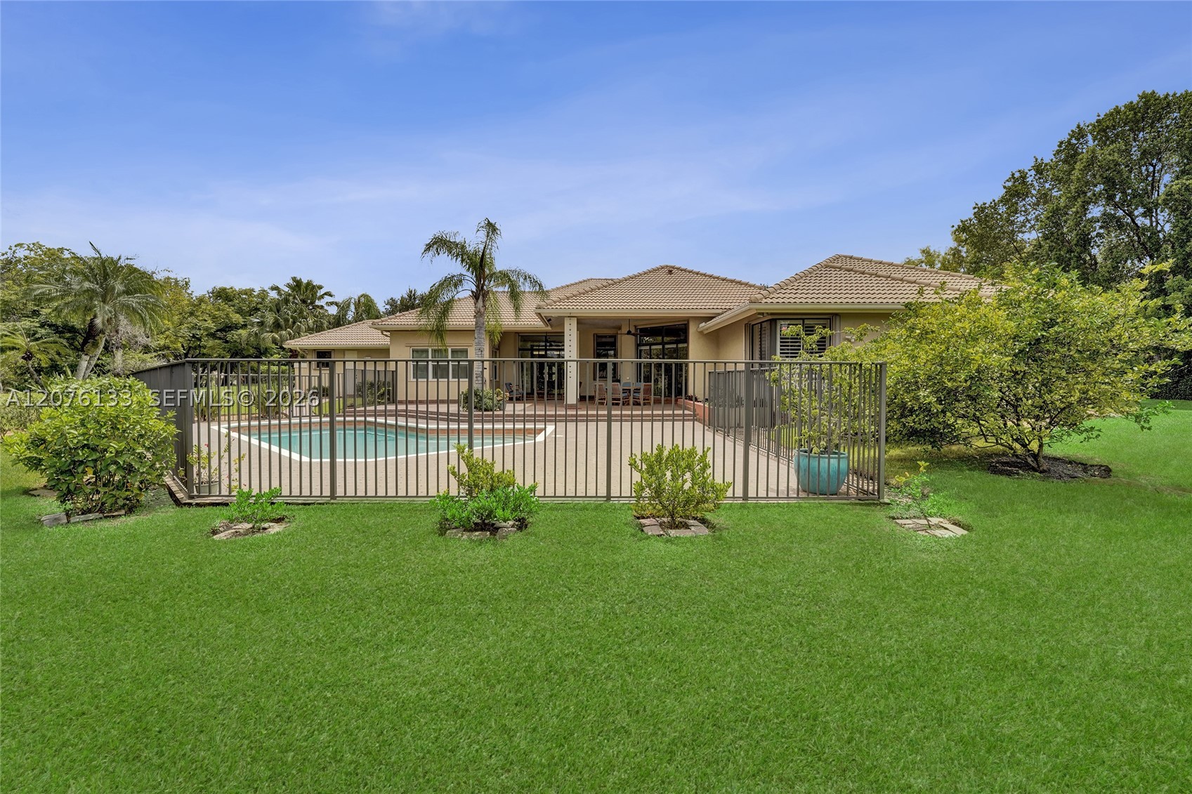 2725 Hunter Rd, Weston FL 33331