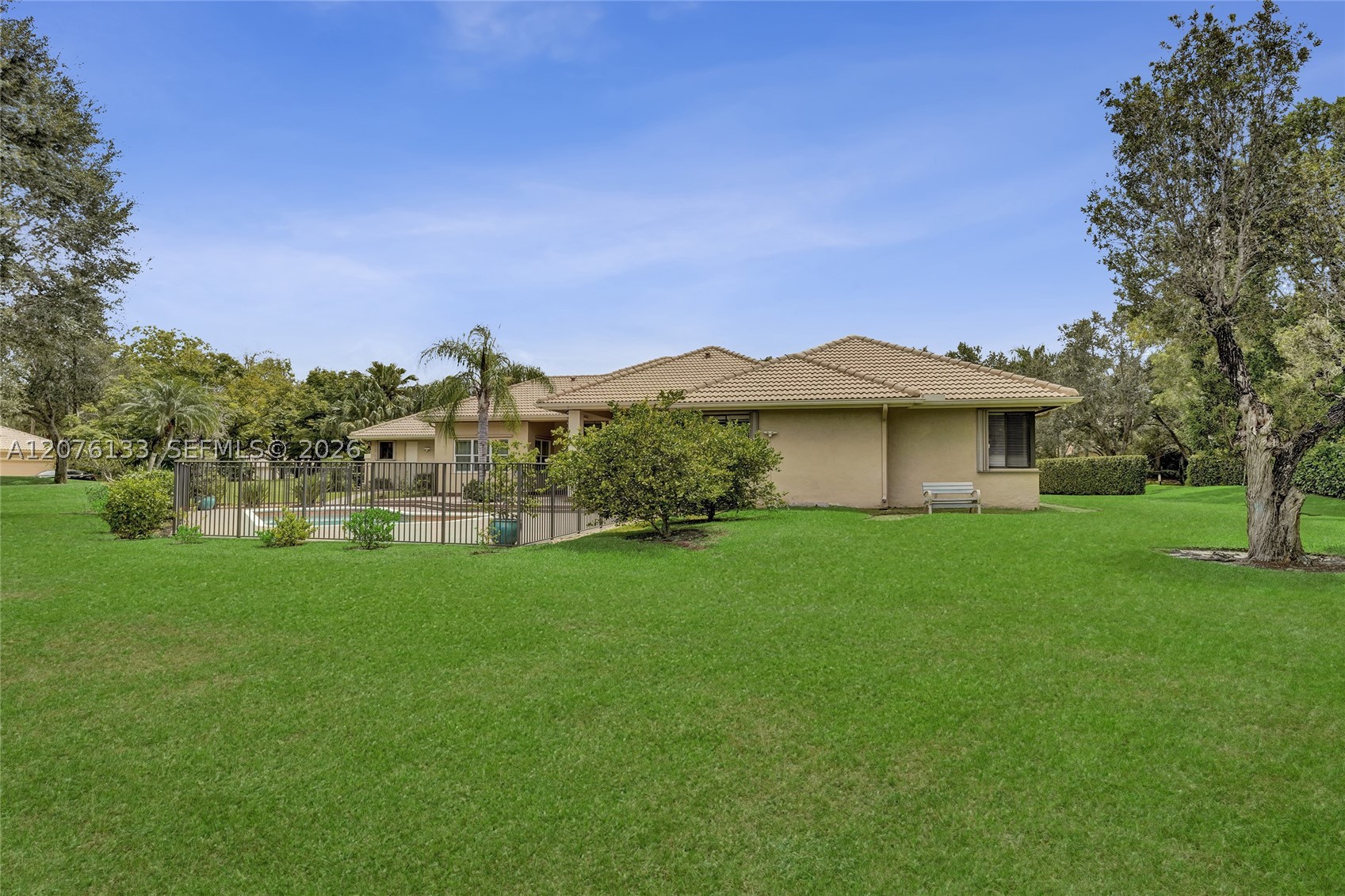 2725 Hunter Rd, Weston FL 33331
