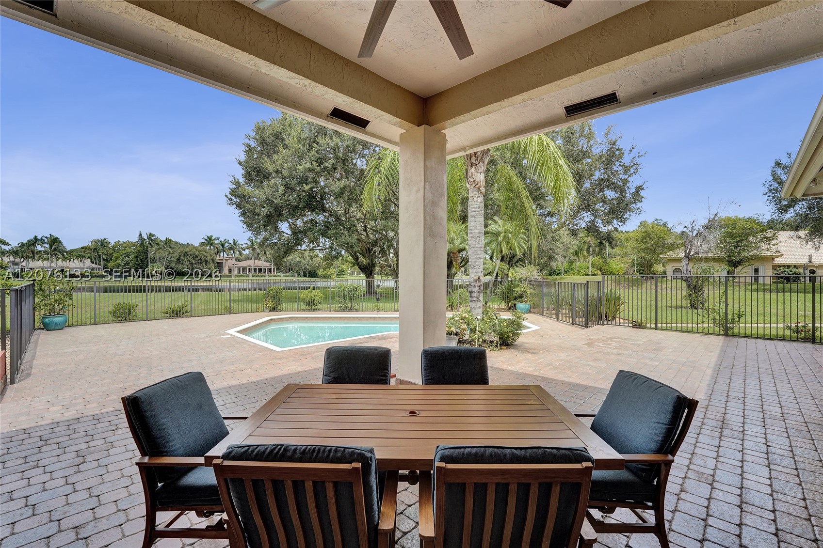 2725 Hunter Rd, Weston FL 33331