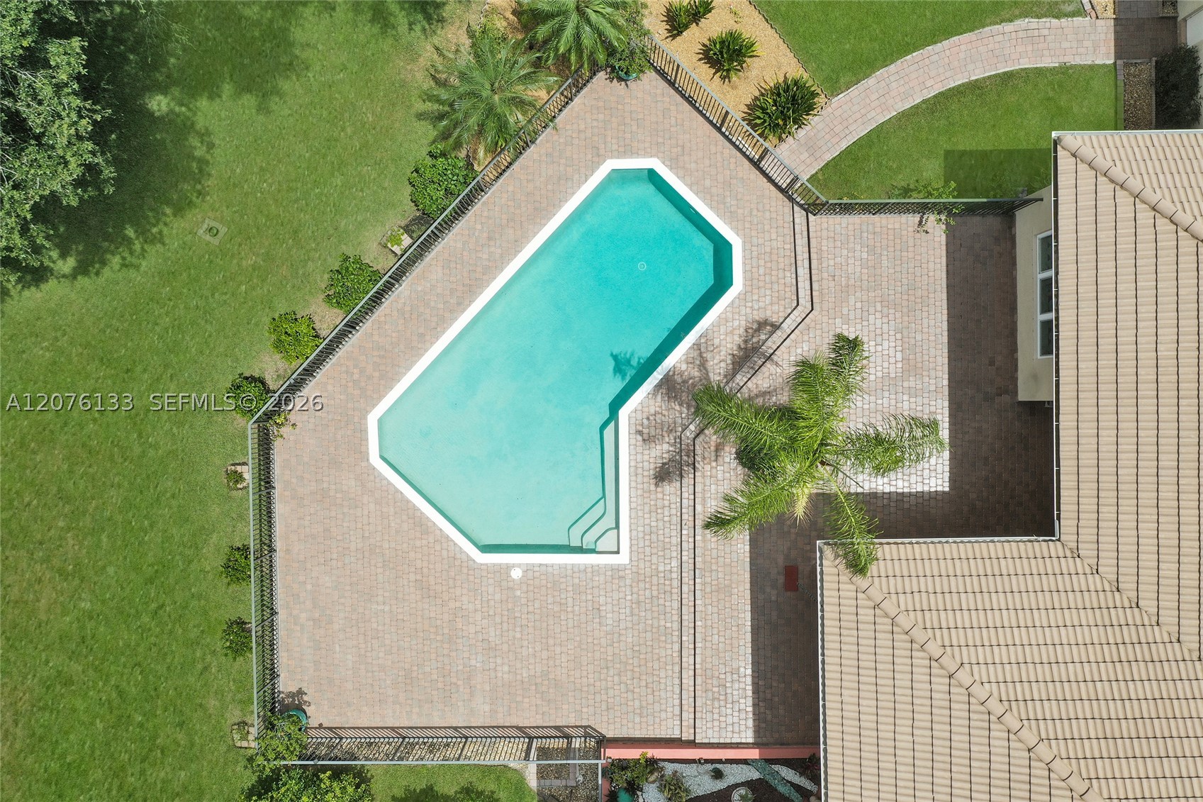 2725 Hunter Rd, Weston FL 33331