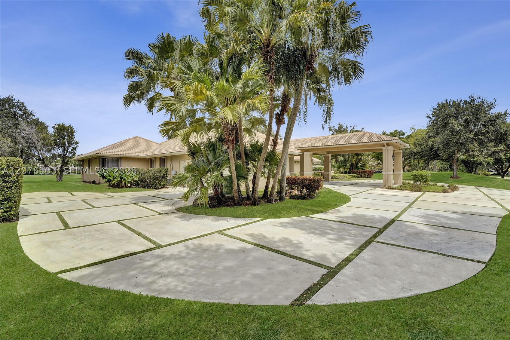 2725 Hunter Rd, Weston FL 33331