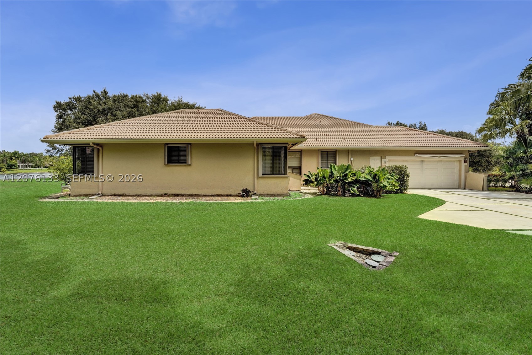 2725 Hunter Rd, Weston FL 33331