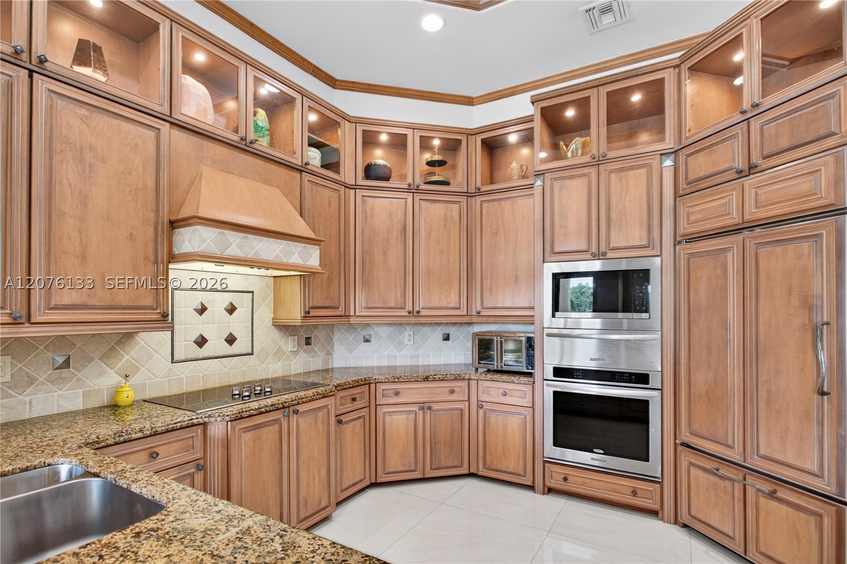 2725 Hunter Rd, Weston FL 33331
