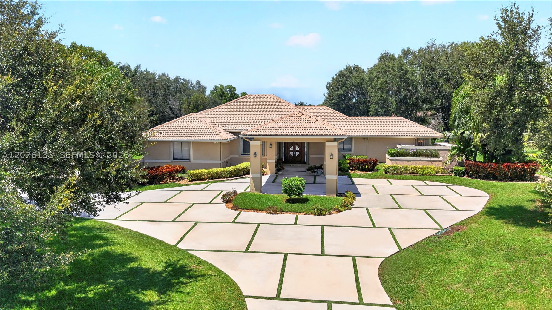2725 Hunter Rd, Weston FL 33331
