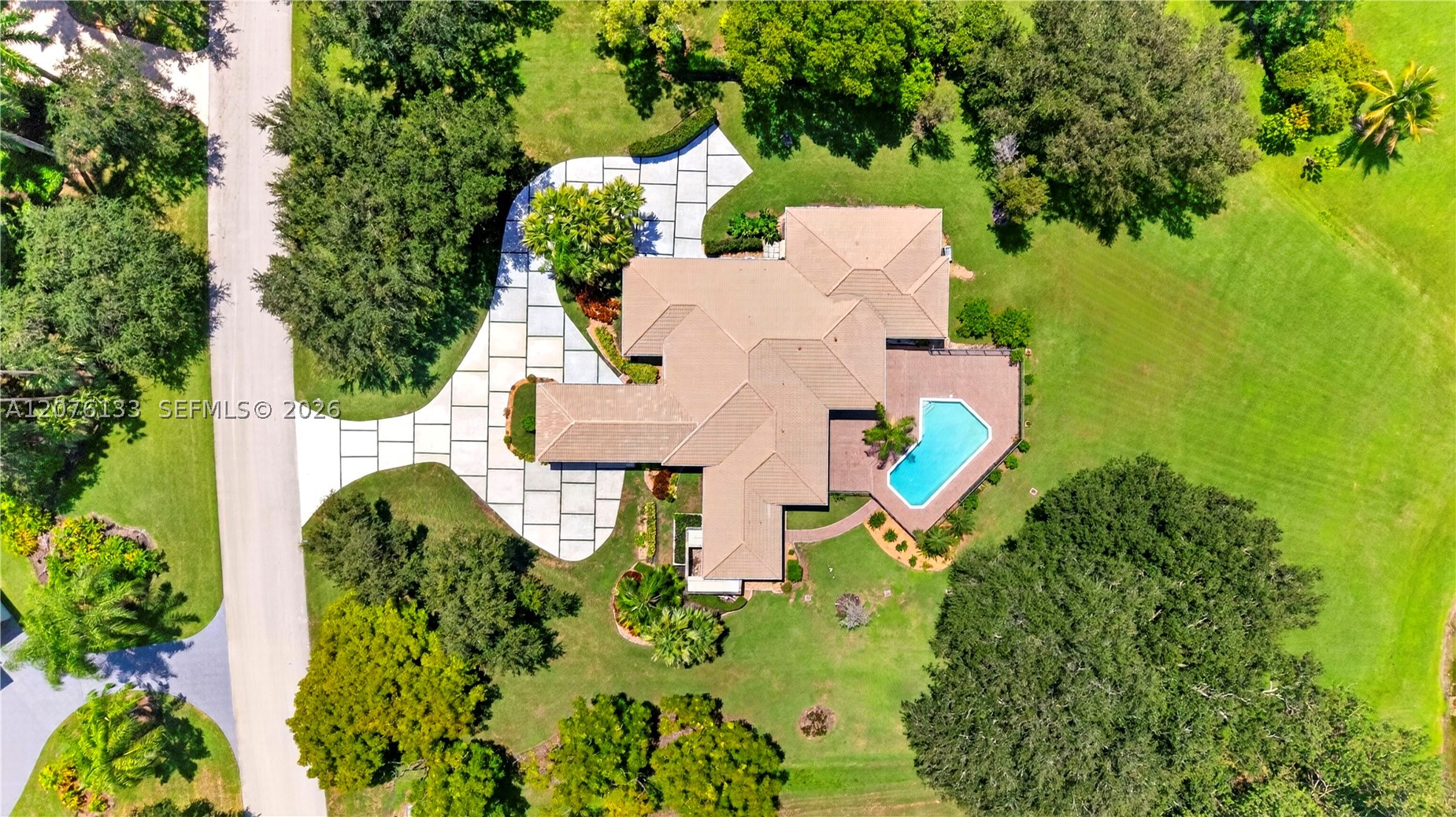 2725 Hunter Rd, Weston FL 33331