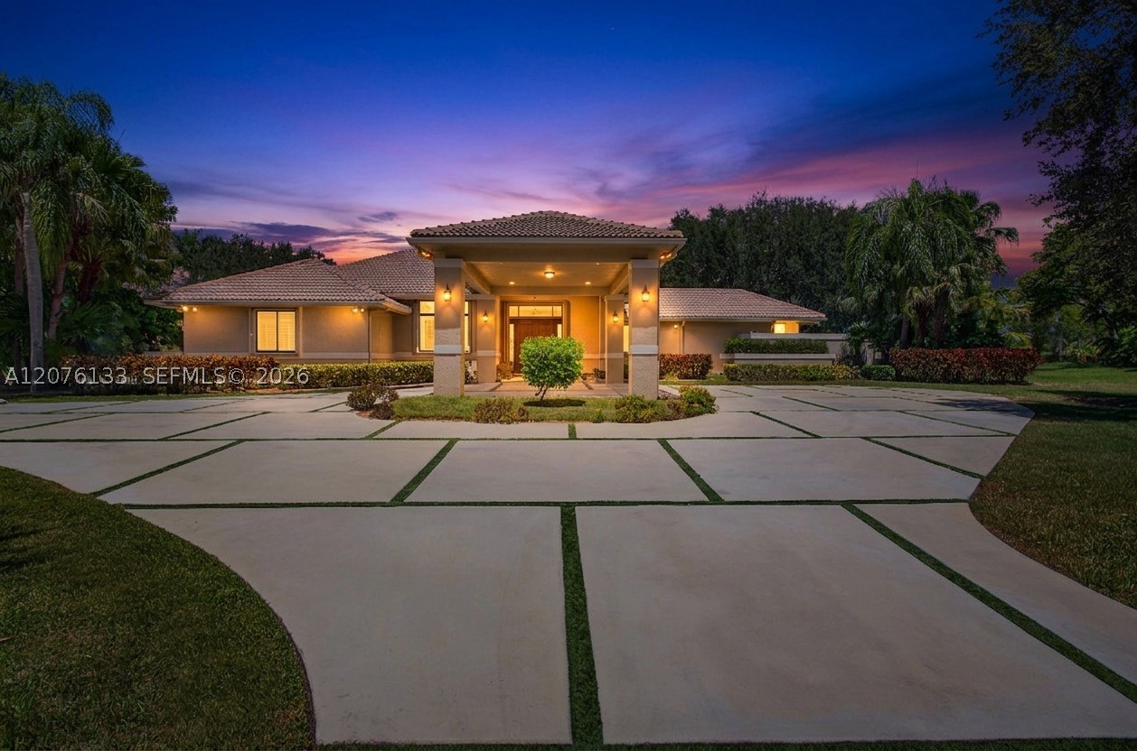 2725 Hunter Rd, Weston FL 33331