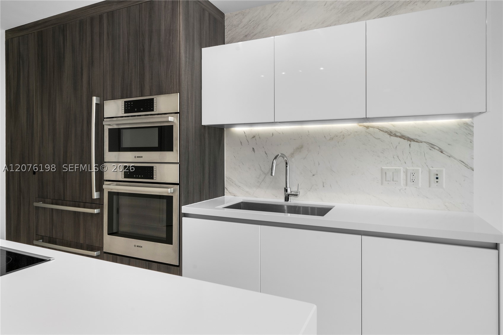 851 NE 1st AVE #2106, Miami FL 33132