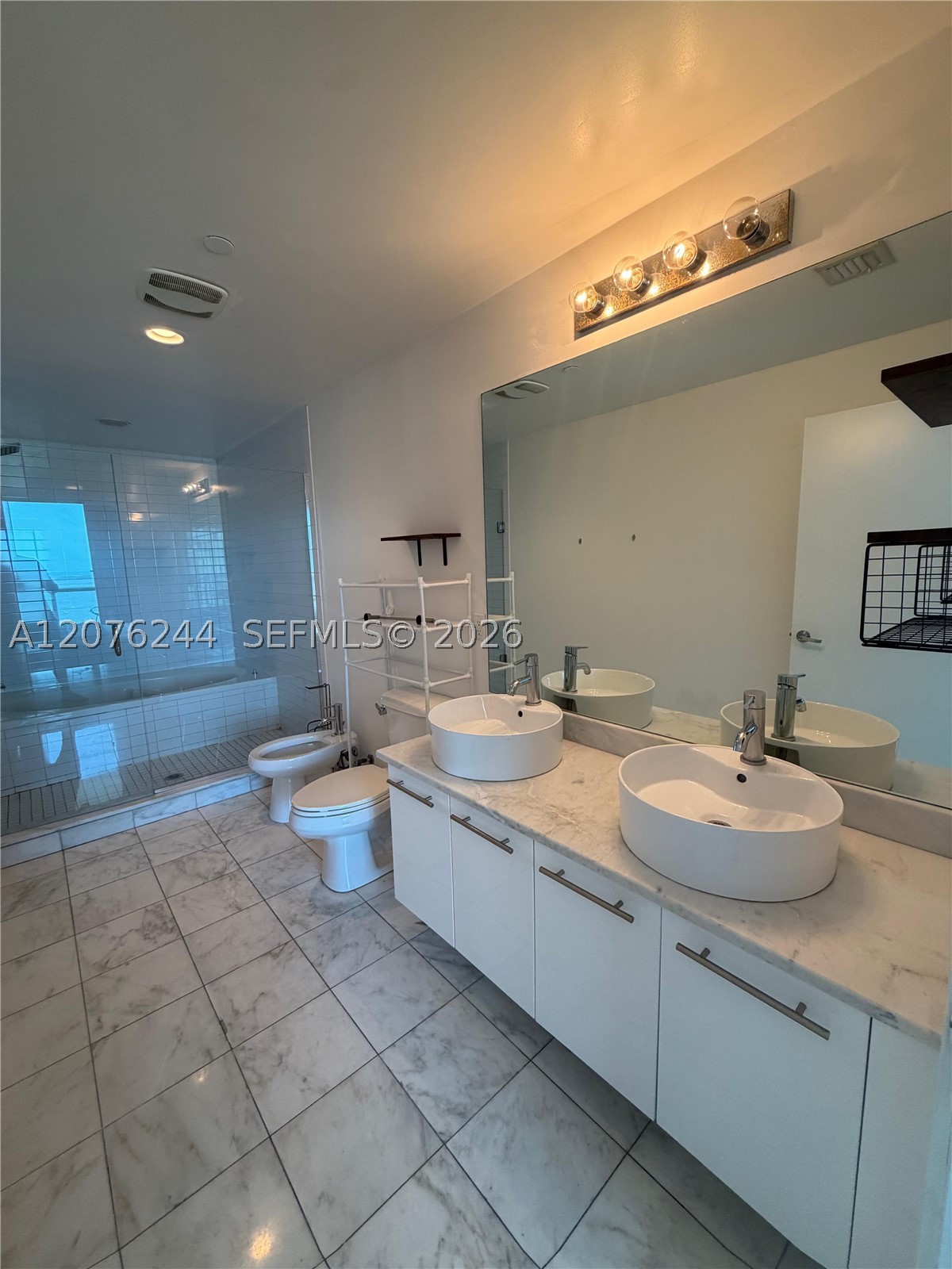 888 Biscayne Blvd #2702, Miami FL 33132