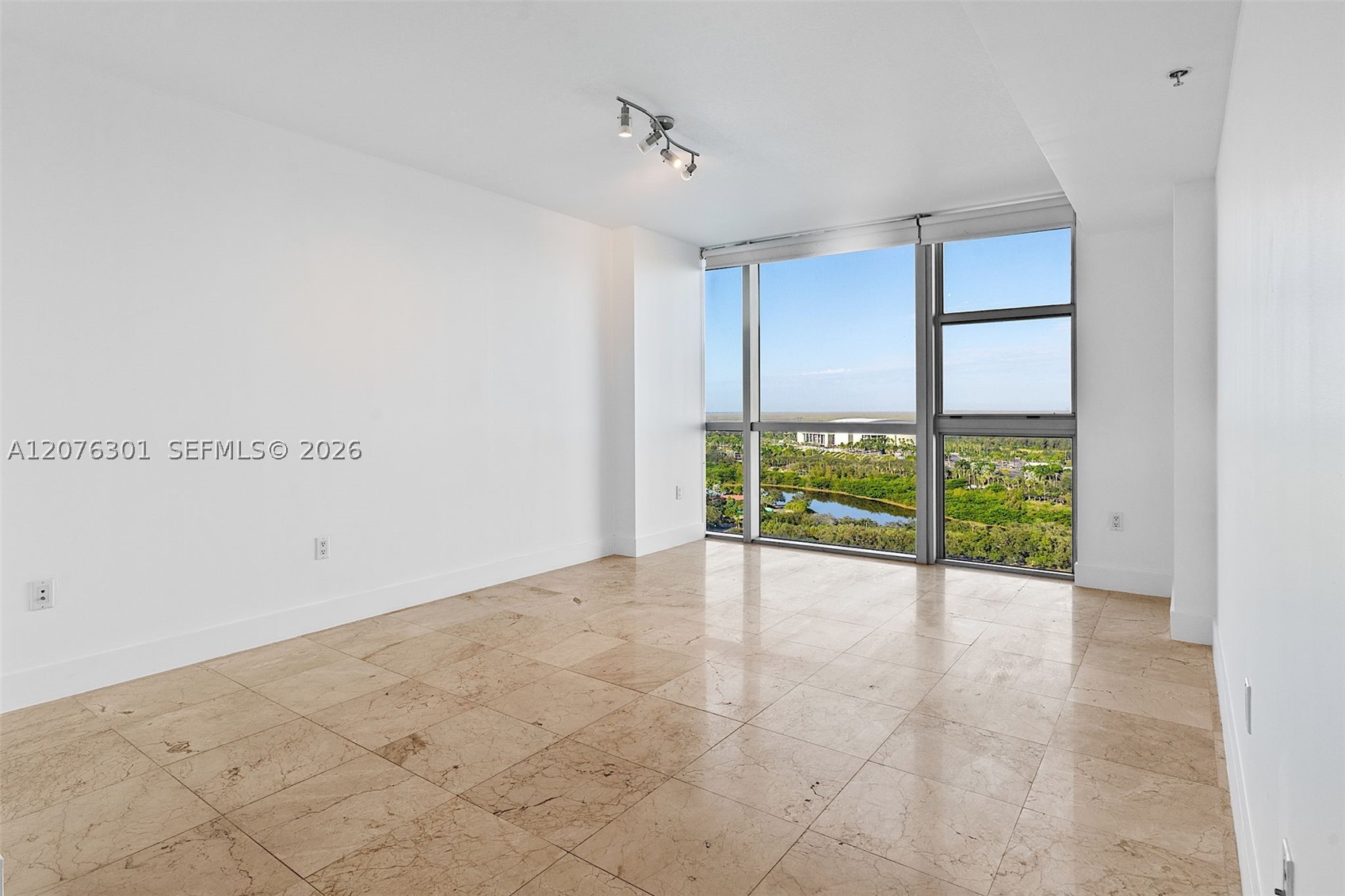 2641 N Flamingo Rd #2205N, Sunrise FL 33323