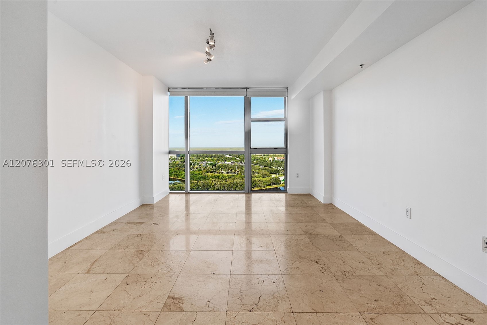 2641 N Flamingo Rd #2205N, Sunrise FL 33323