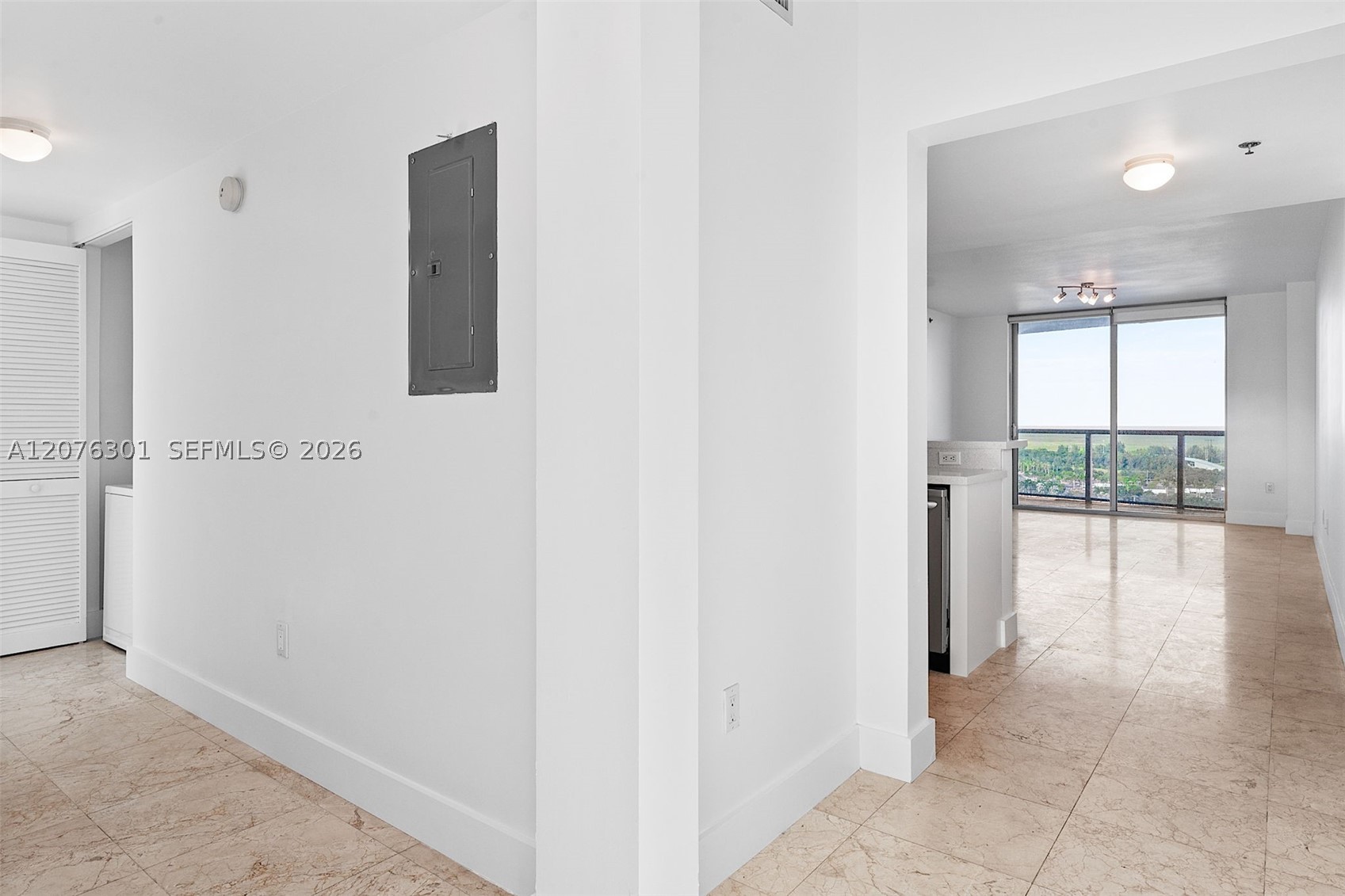 2641 N Flamingo Rd #2205N, Sunrise FL 33323