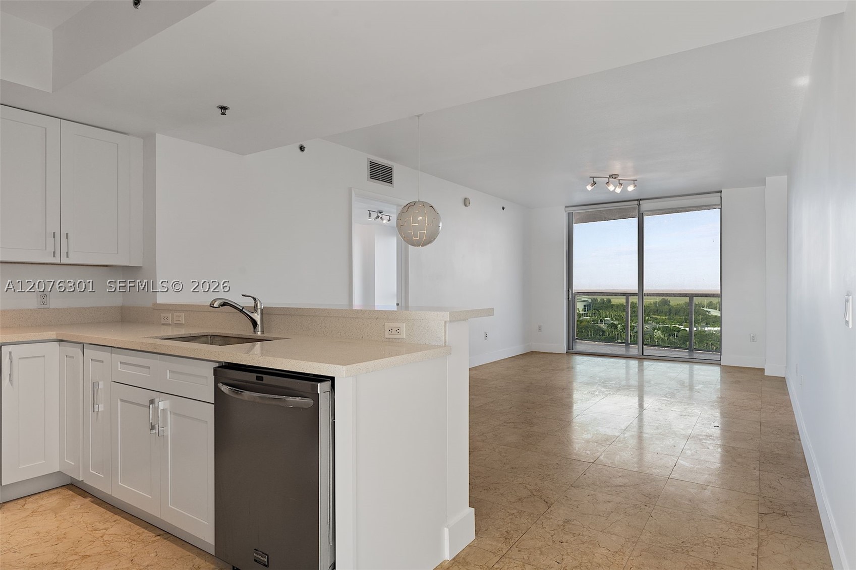 2641 N Flamingo Rd #2205N, Sunrise FL 33323