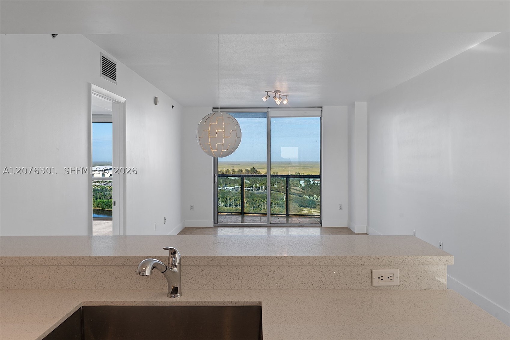 2641 N Flamingo Rd #2205N, Sunrise FL 33323