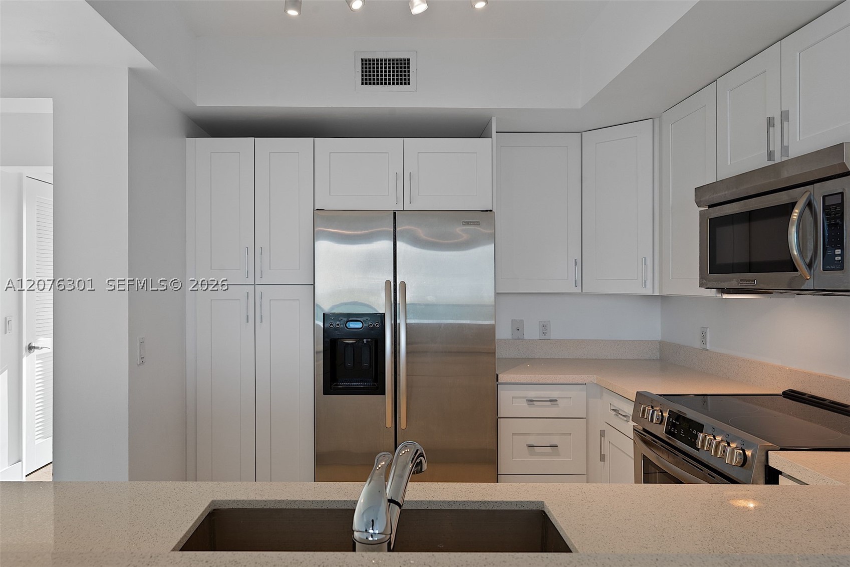 2641 N Flamingo Rd #2205N, Sunrise FL 33323