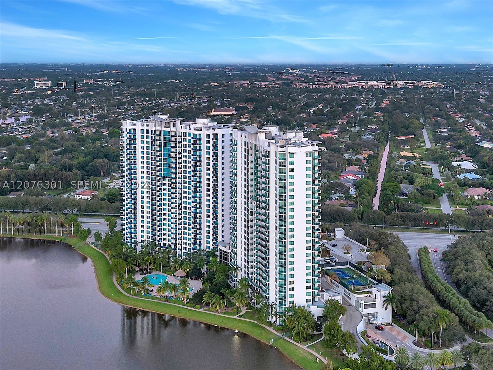 2641 N Flamingo Rd #2205N, Sunrise FL 33323
