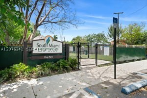 6330 SW 79th St #6, South Miami FL 33143