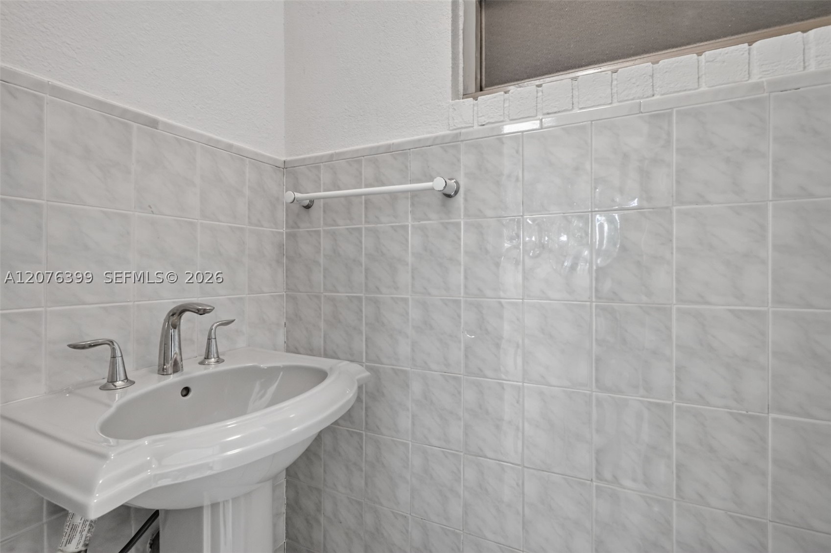 8936 SW 11th St, Miami FL 33174