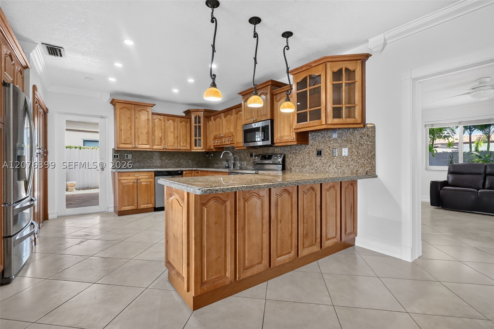 8936 SW 11th St, Miami FL 33174