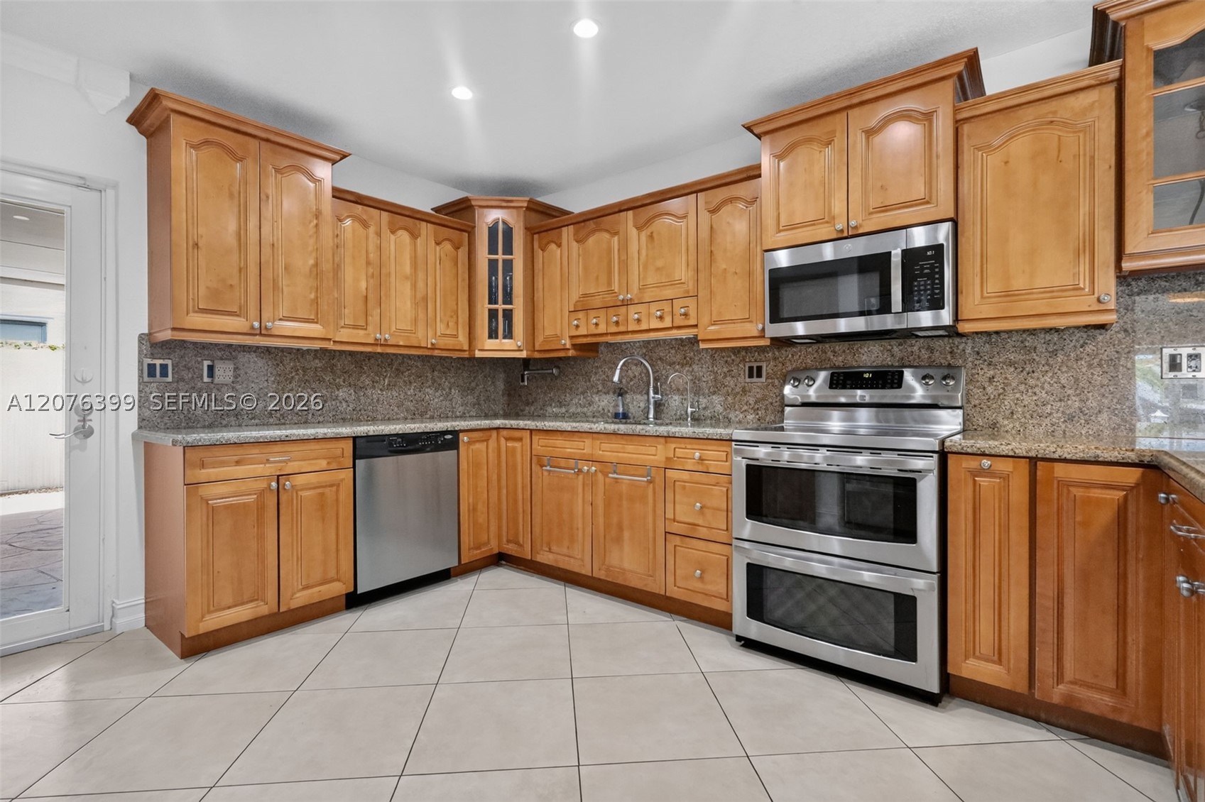 8936 SW 11th St, Miami FL 33174