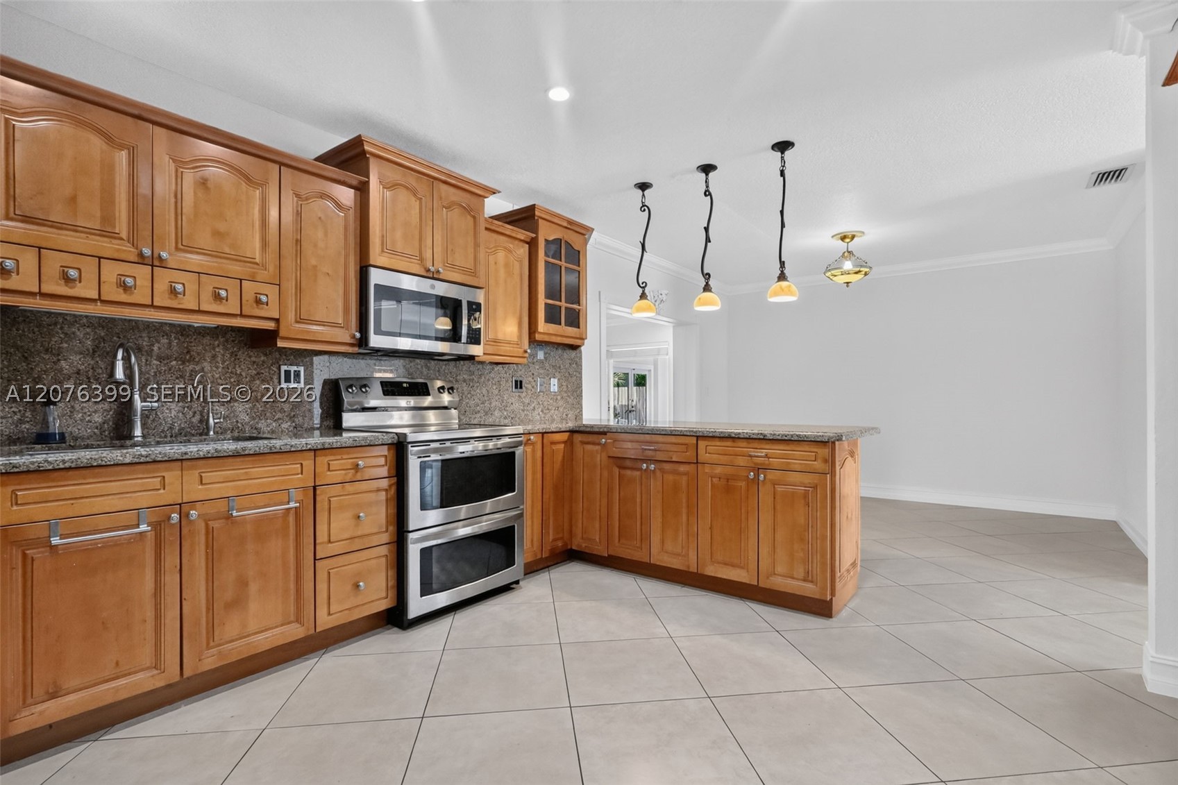 8936 SW 11th St, Miami FL 33174
