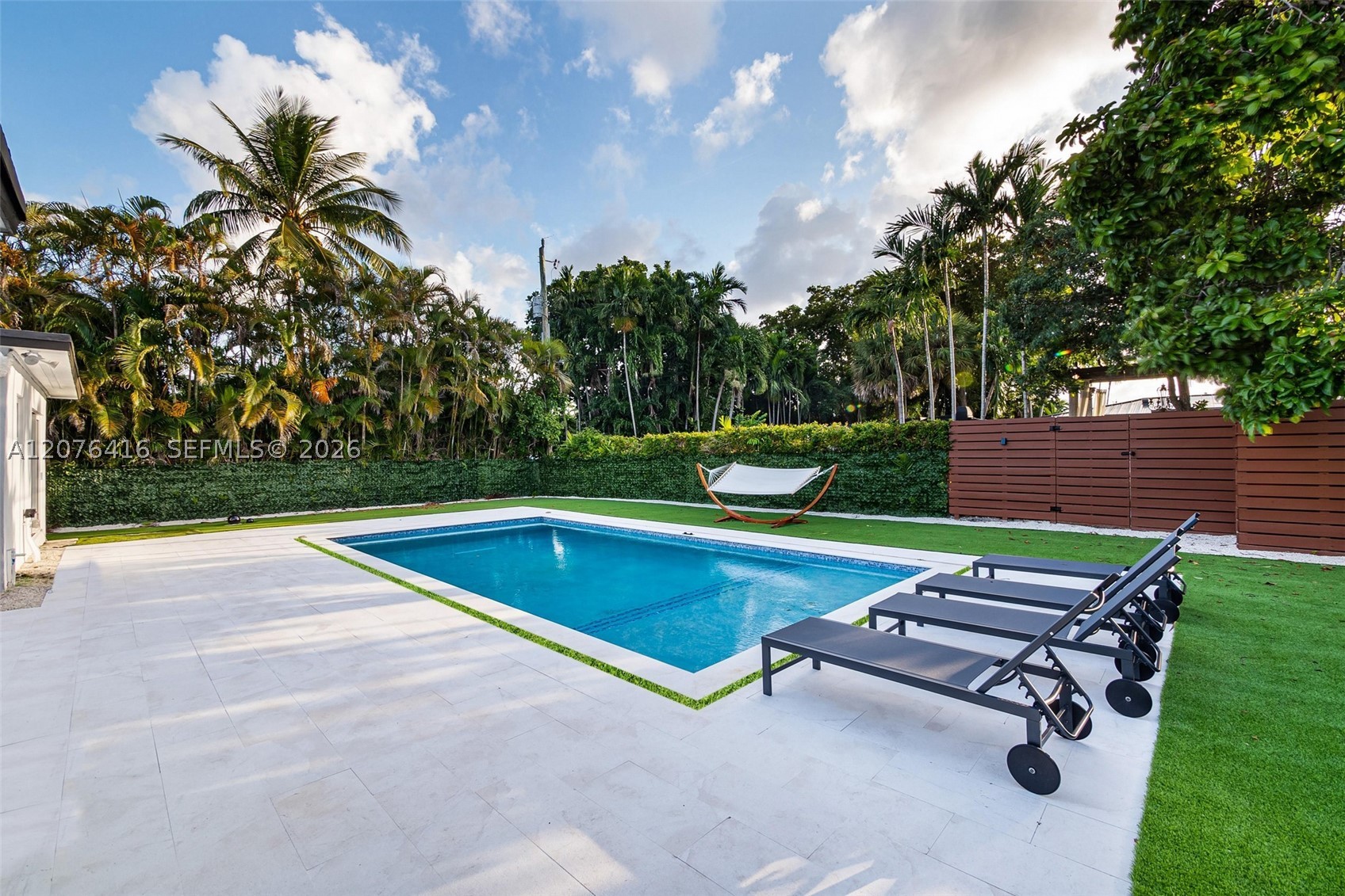 10658 NE 11th Ave, Miami Shores FL 33138