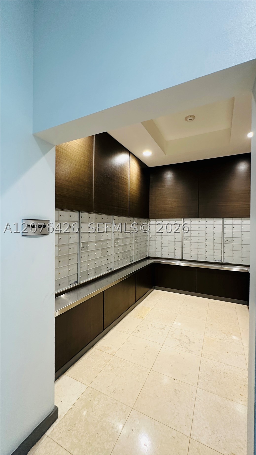 1155 Brickell Bay Dr #1906, Miami FL 33131