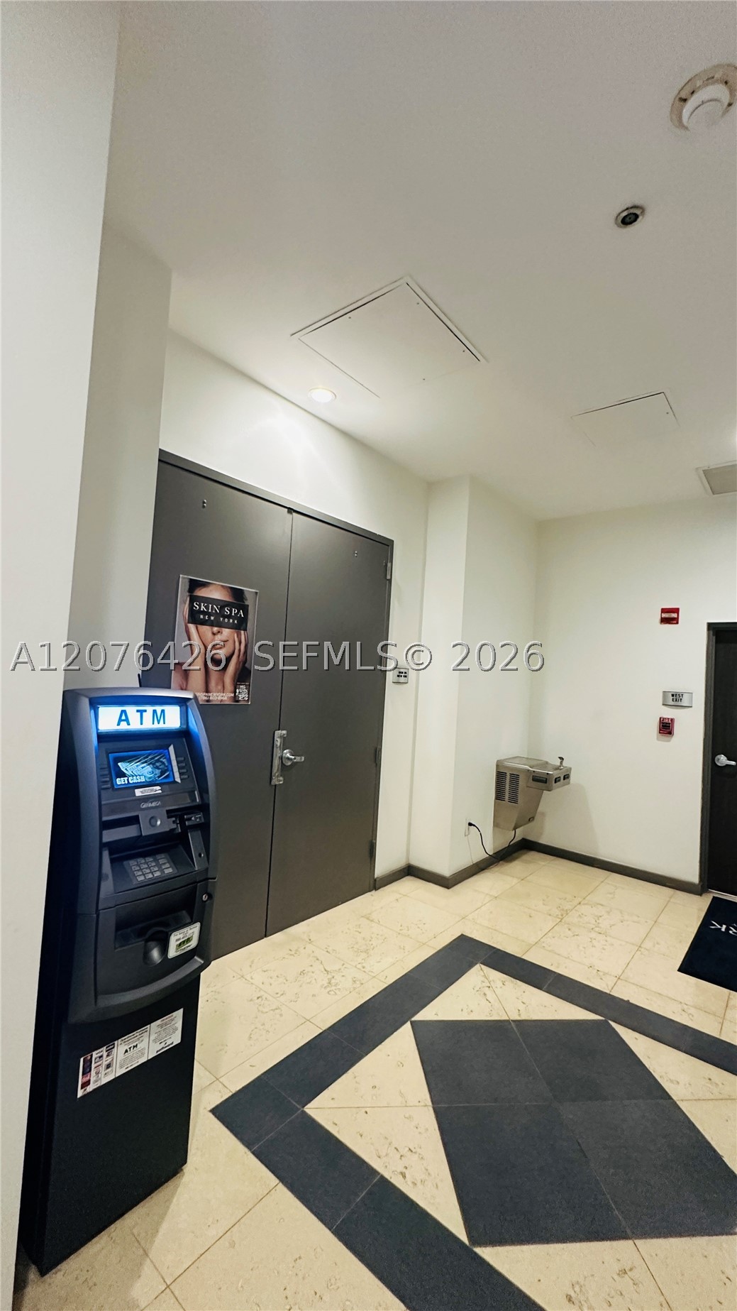 1155 Brickell Bay Dr #1906, Miami FL 33131