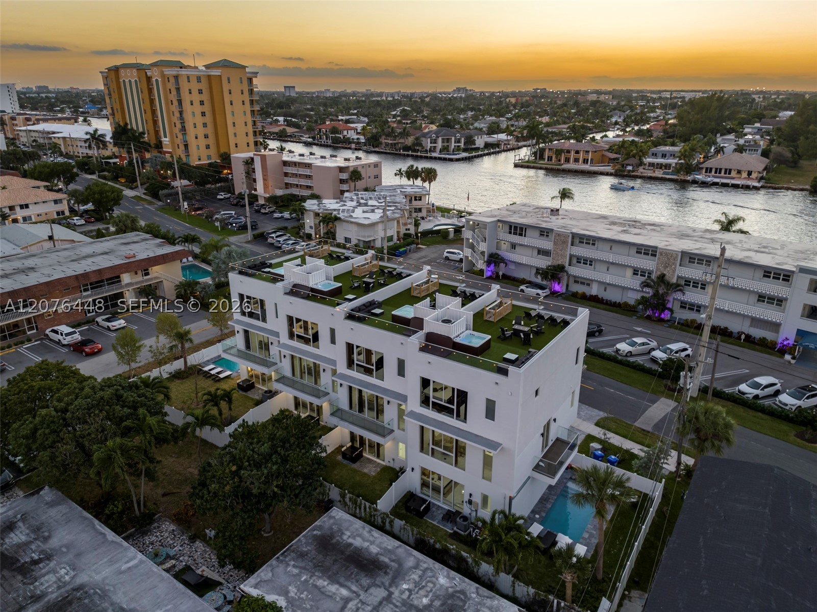 1000 N Riverside Dr, Pompano Beach FL 33062