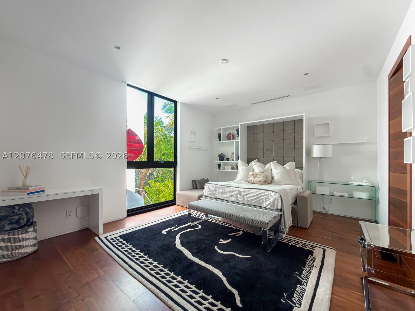 528 Lakeview Ct, Miami Beach FL 33140