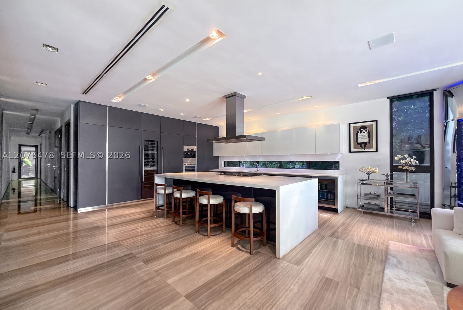 528 Lakeview Ct, Miami Beach FL 33140