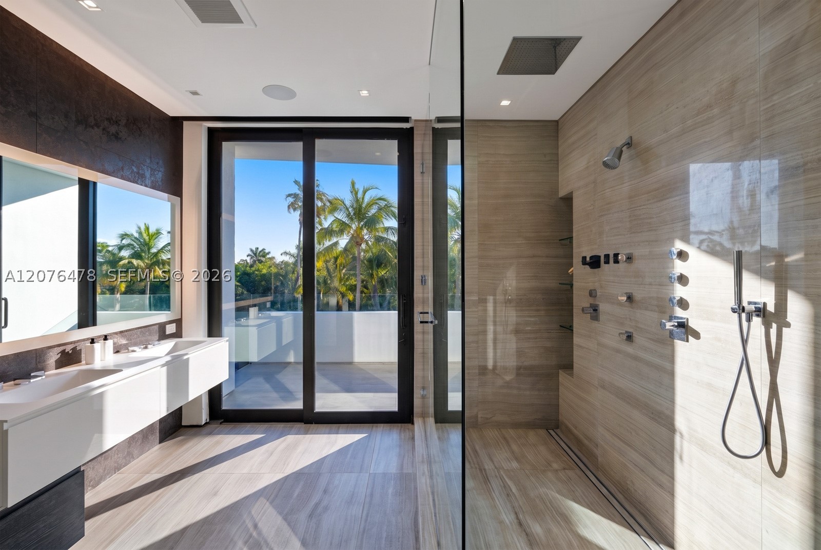528 Lakeview Ct, Miami Beach FL 33140