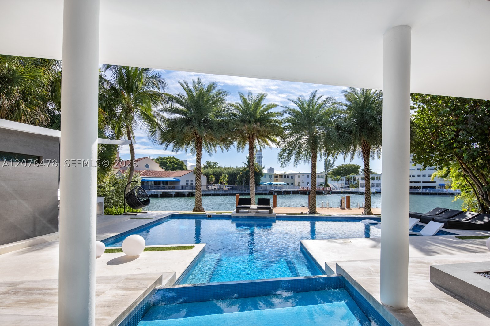 528 Lakeview Ct, Miami Beach FL 33140