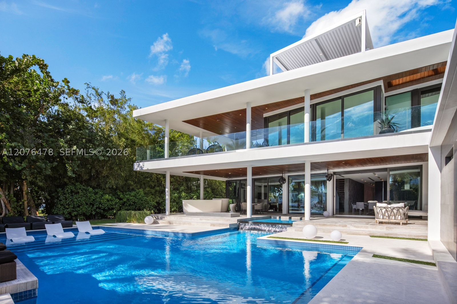 528 Lakeview Ct, Miami Beach FL 33140