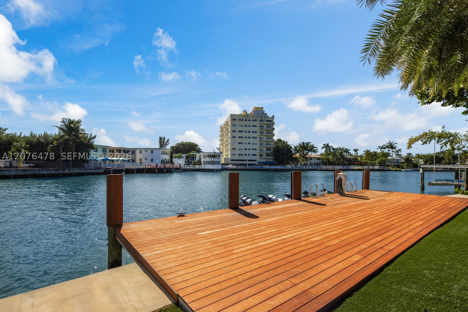 528 Lakeview Ct, Miami Beach FL 33140