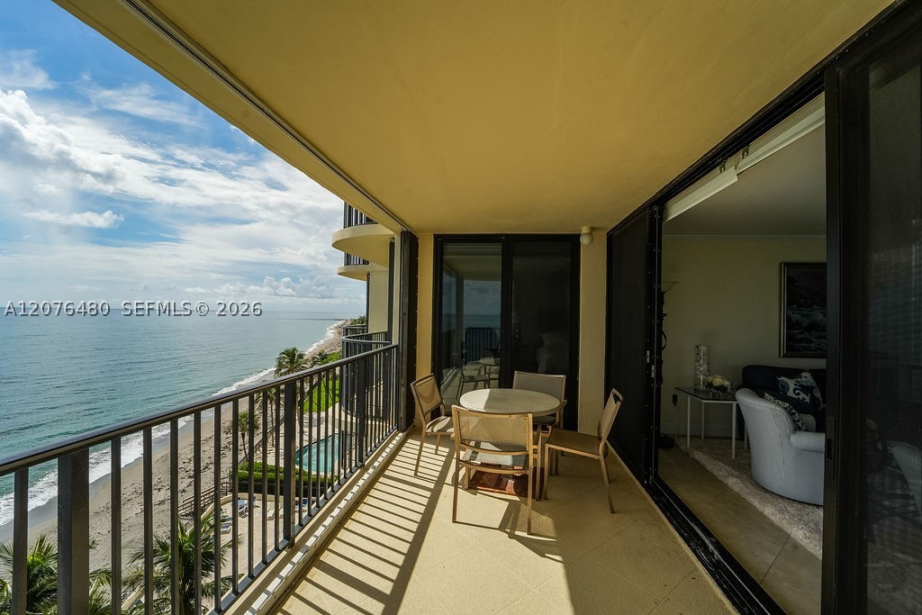 200 Beach Rd #701, Tequesta FL 33469