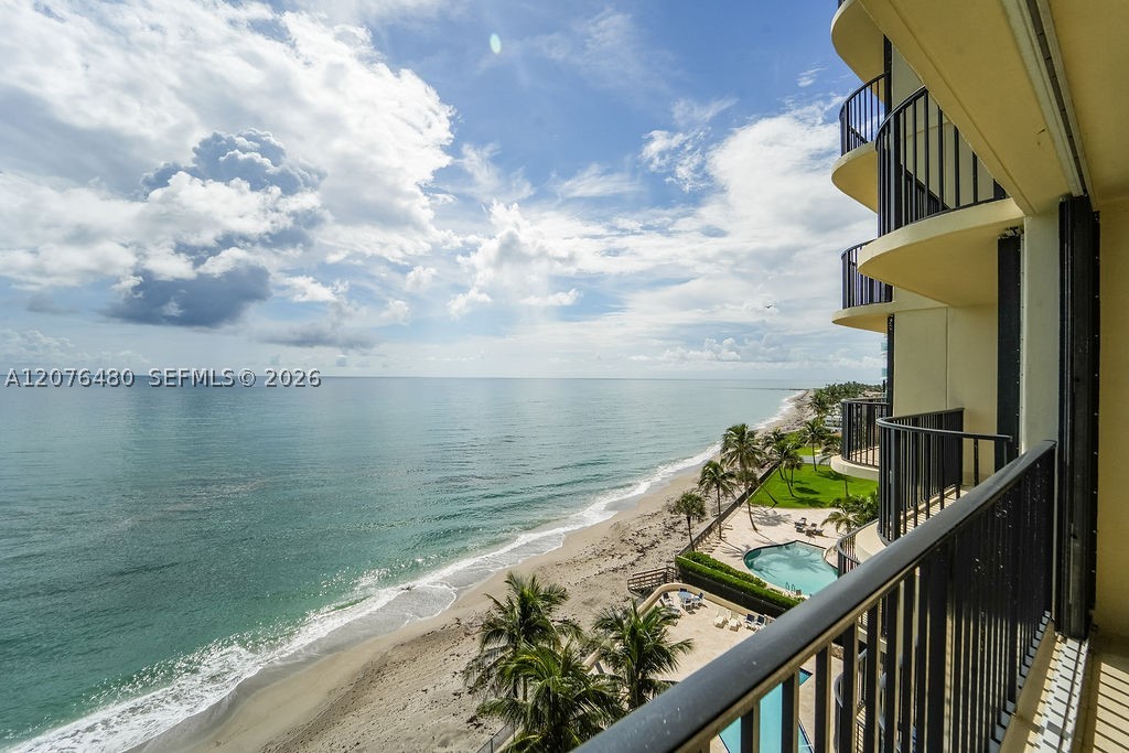 200 Beach Rd #701, Tequesta FL 33469