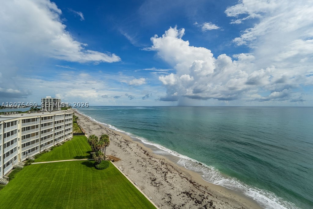 200 Beach Rd #701, Tequesta FL 33469