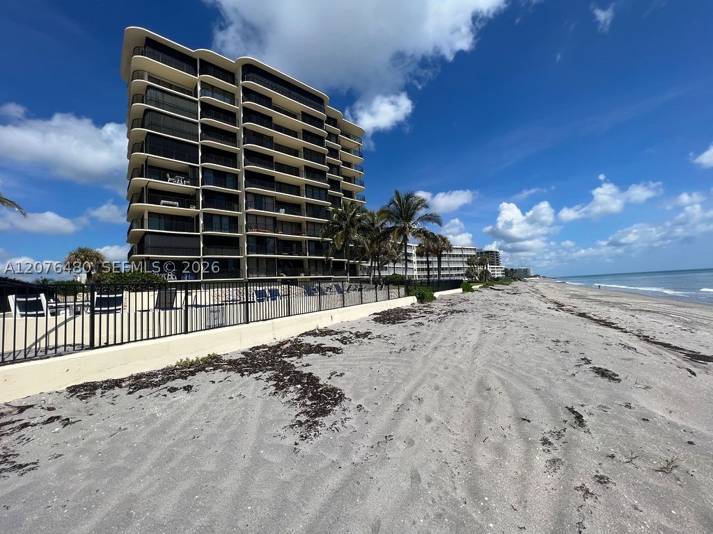 200 Beach Rd #701, Tequesta FL 33469