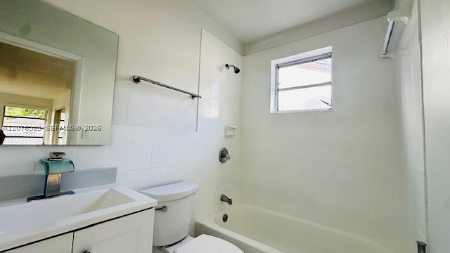 6371 SW 39th St, Miami FL 33155
