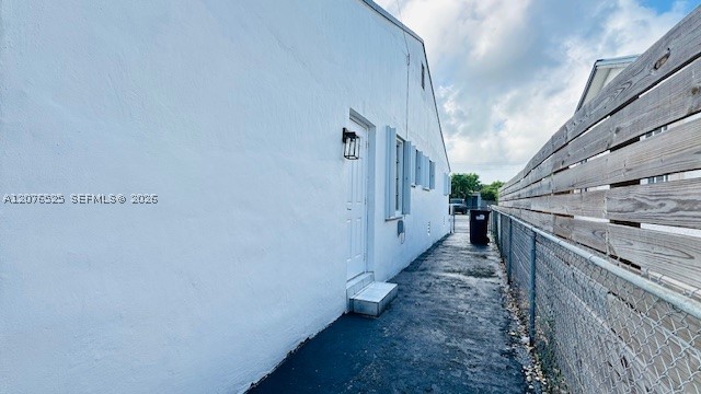 6371 SW 39th St, Miami FL 33155